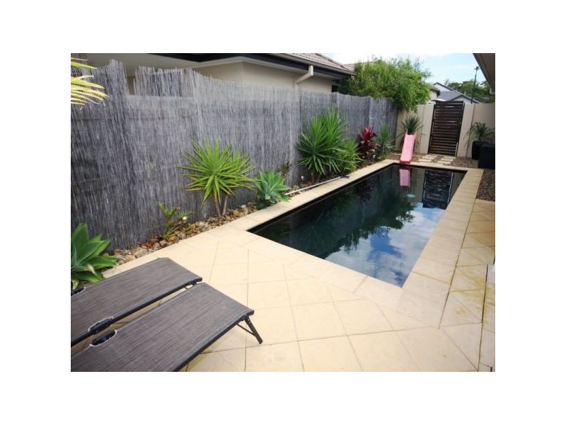 16 Burrows St, Sippy Downs QLD 4556