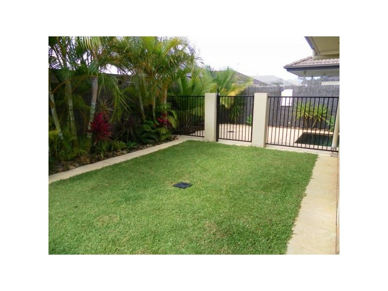 16 Burrows St, Sippy Downs QLD 4556