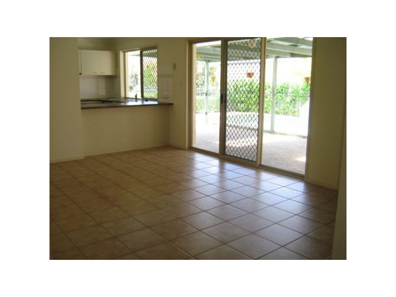 17 Bernheid Cres, Sippy Downs QLD 4556