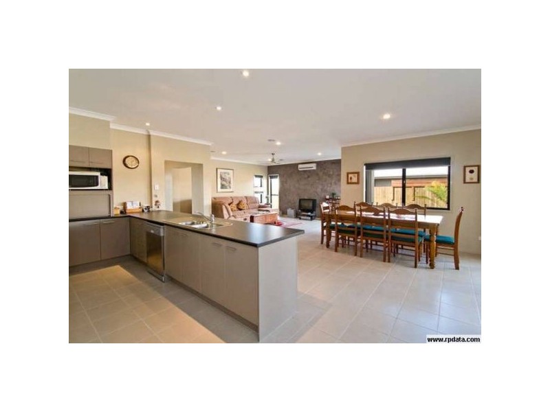 10 Basie St, Sippy Downs QLD 4556