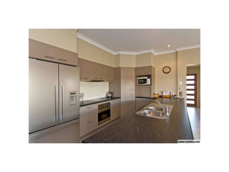10 Basie St, Sippy Downs QLD 4556