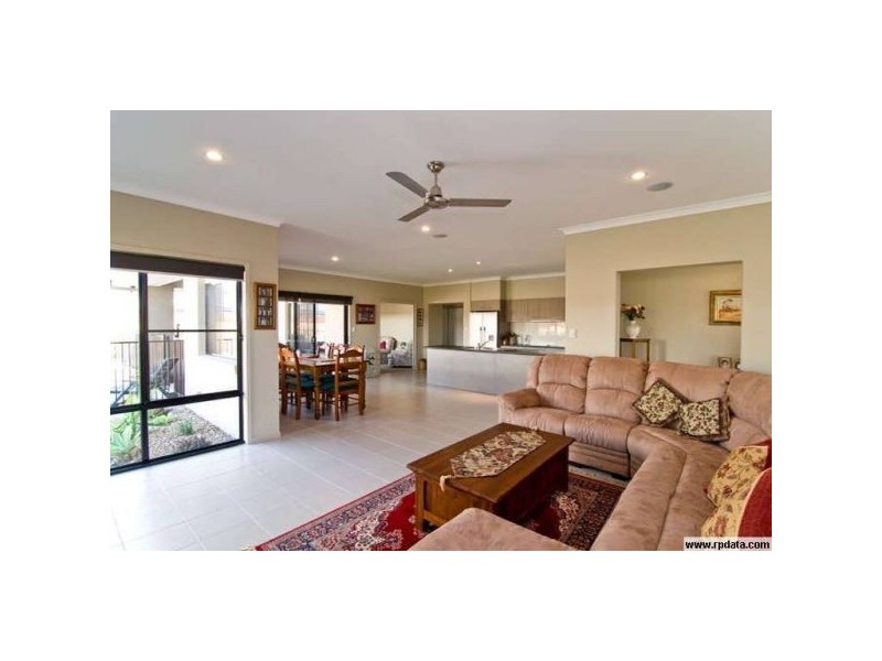 10 Basie St, Sippy Downs QLD 4556