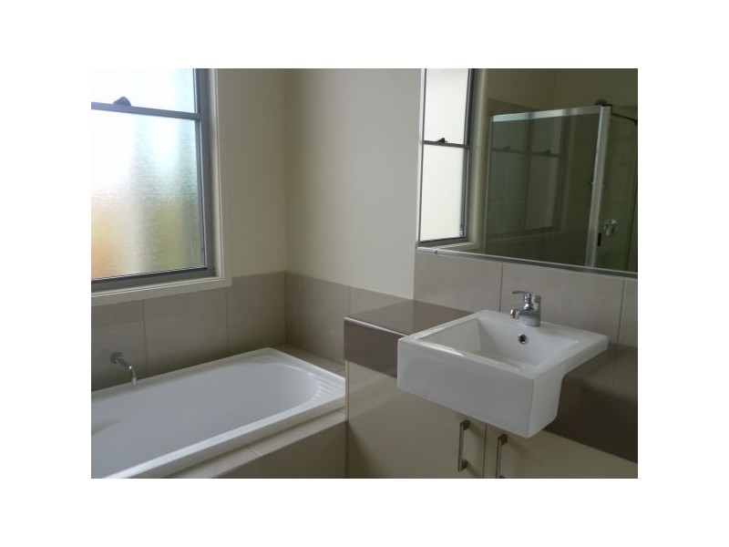 60 Galah St, Mountain Creek QLD 4557