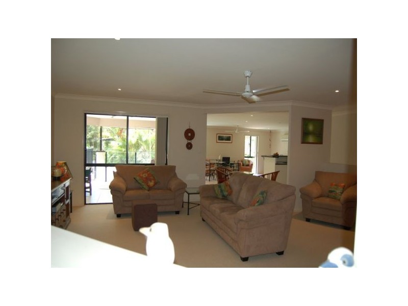 20 Samuel Place, Mooloolah Valley QLD 4553