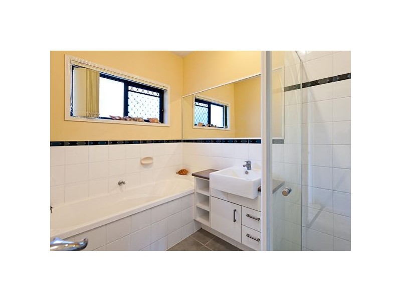 8 The Rivers Edge, Mooloolah Valley QLD 4553