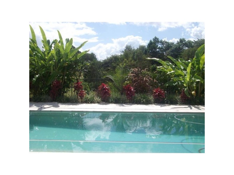 6 Maddock Ave, Mooloolah Valley QLD 4553