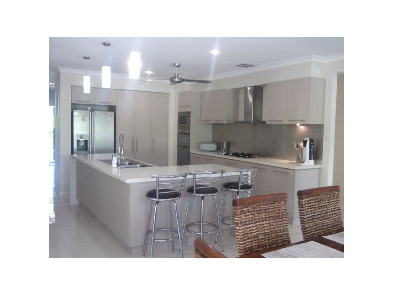 6 Maddock Ave, Mooloolah Valley QLD 4553