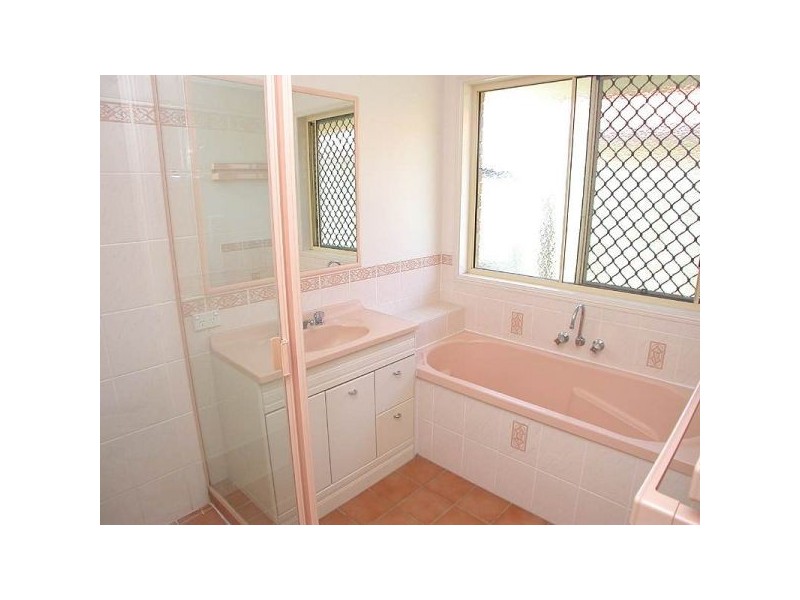 33 Columbia St, Sippy Downs QLD 4556