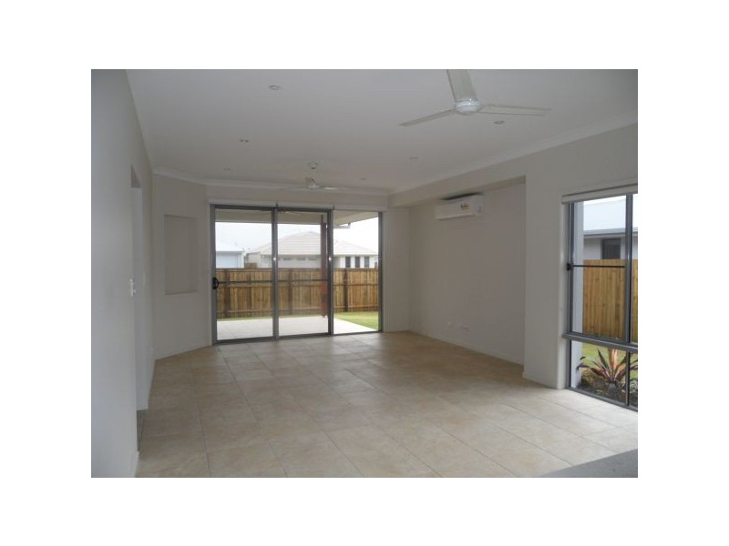 26 Lark Cicuit, Mountain Creek QLD 4557