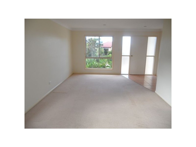 7 Bernheid Cres, Sippy Downs QLD 4556
