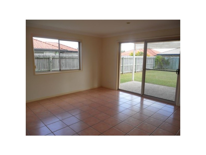 7 Bernheid Cres, Sippy Downs QLD 4556