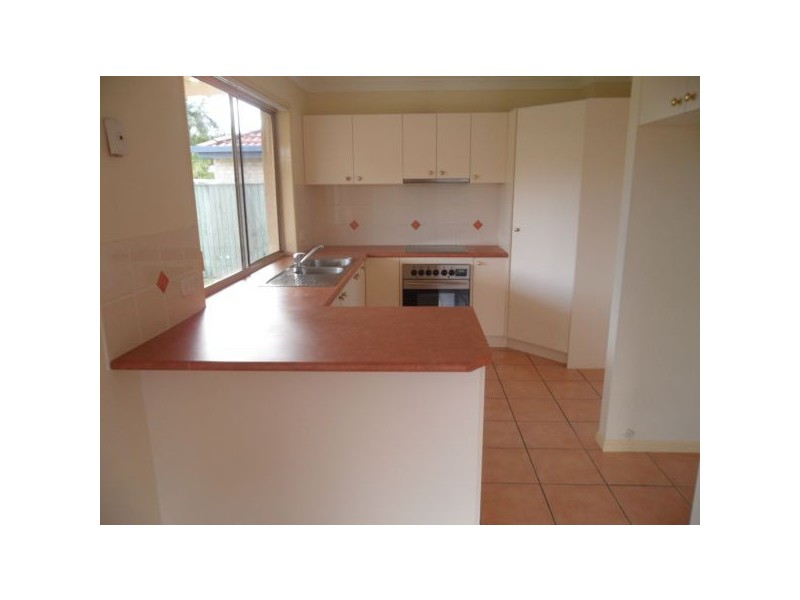 7 Bernheid Cres, Sippy Downs QLD 4556