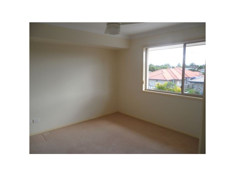 7 Bernheid Cres, Sippy Downs QLD 4556