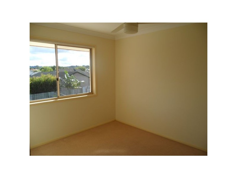7 Bernheid Cres, Sippy Downs QLD 4556