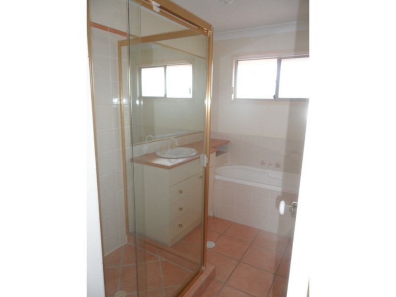 7 Bernheid Cres, Sippy Downs QLD 4556