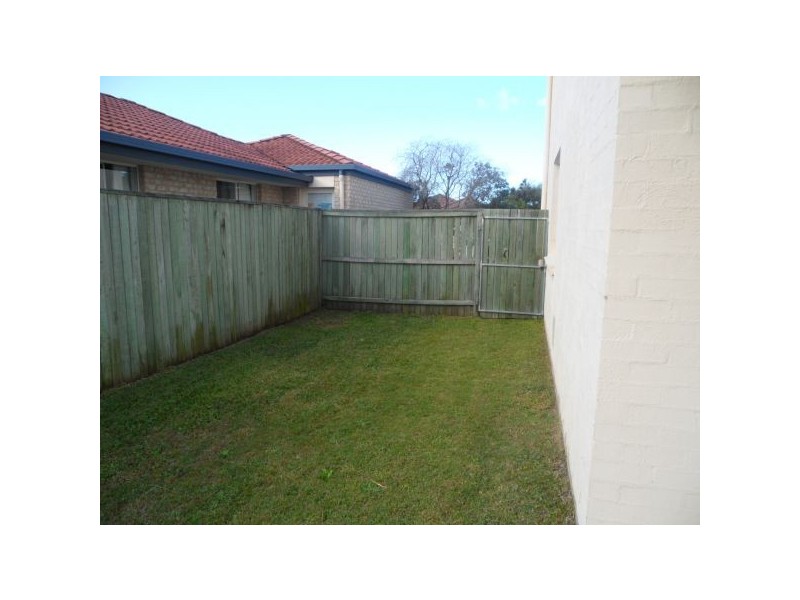 7 Bernheid Cres, Sippy Downs QLD 4556