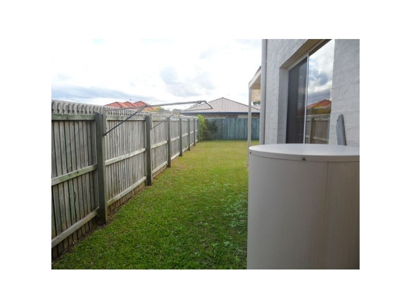 7 Bernheid Cres, Sippy Downs QLD 4556