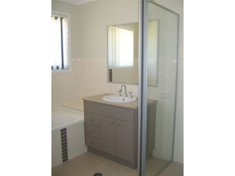 16 Silvereye St, Sippy Downs QLD 4556