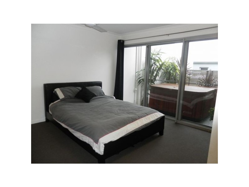 21 Kurrimine Cresent, Mountain Creek QLD 4557