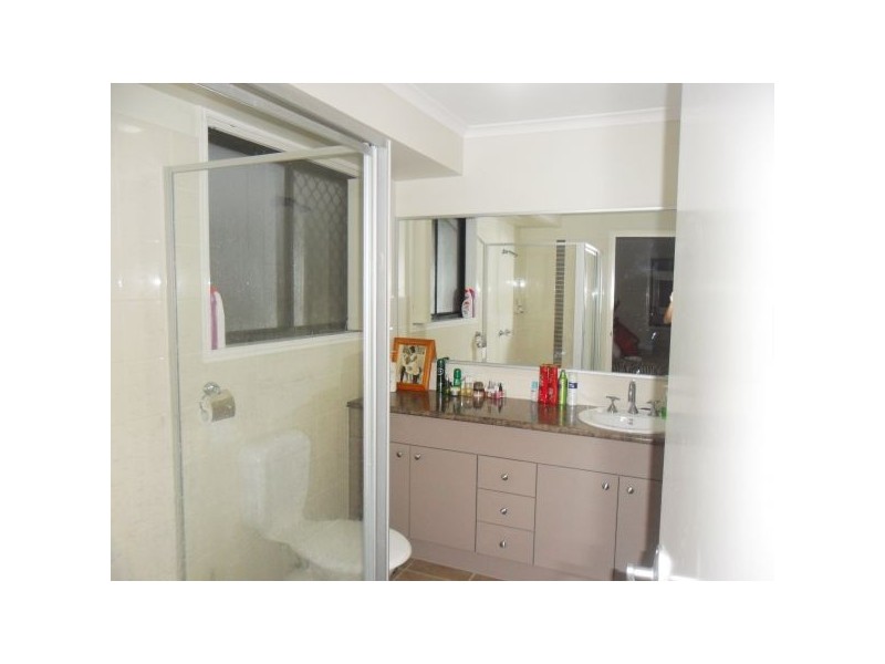 1 Whiteoak St, Sippy Downs QLD 4556