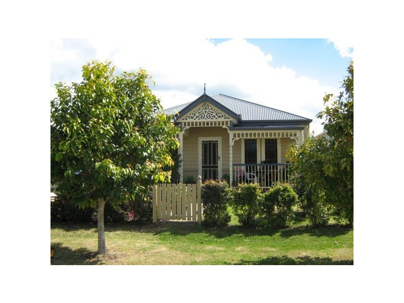 19 Irving Place, Sippy Downs QLD 4556
