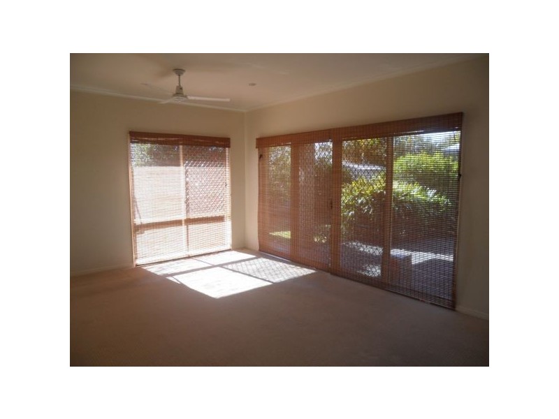 19 Irving Place, Sippy Downs QLD 4556