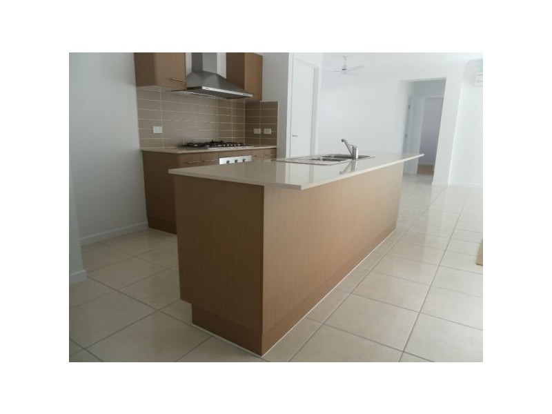 6 Wake Court, Birtinya QLD 4575