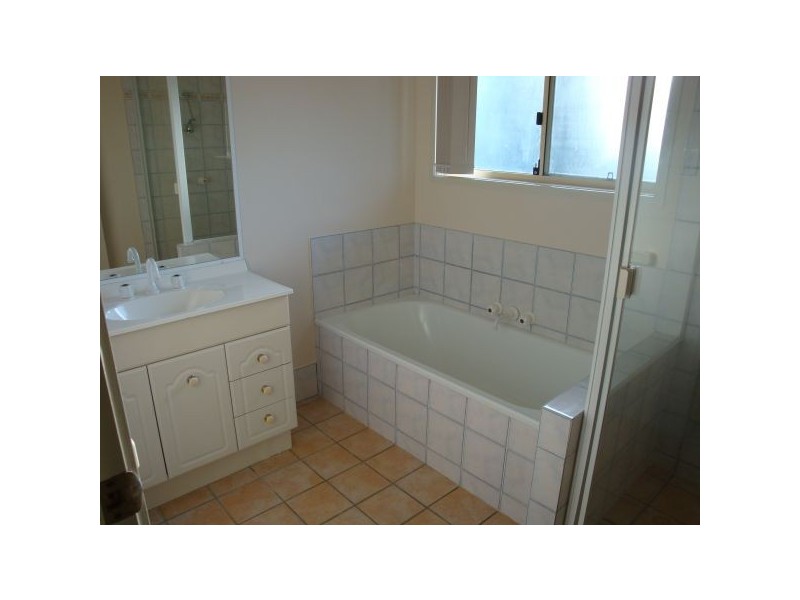 2 Sorbonne Close, Sippy Downs QLD 4556