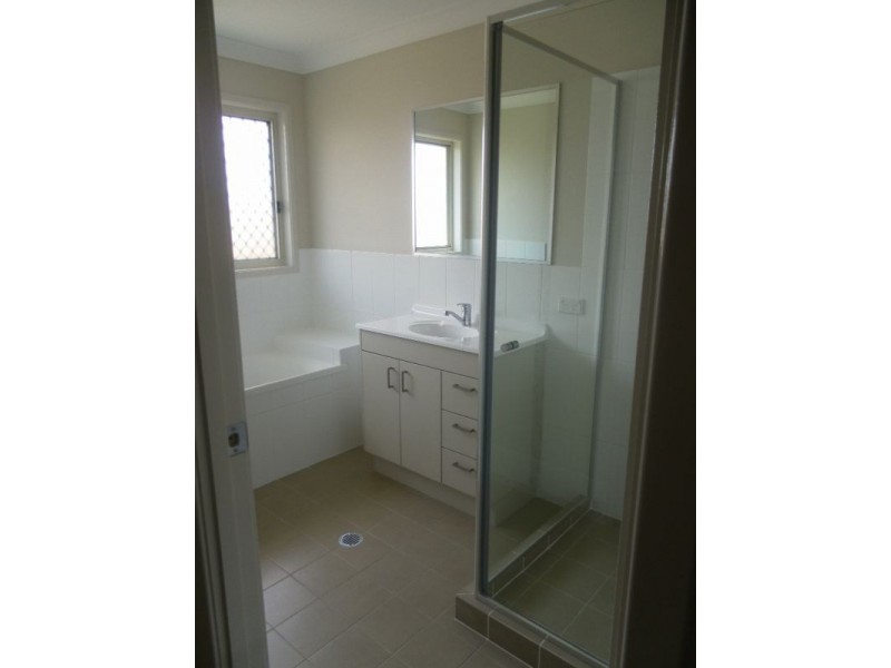 Unit2-2 Edi Court, Morayfield QLD 4506