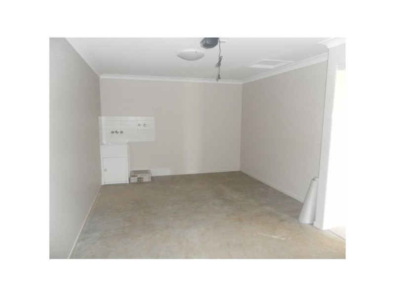 Unit2-2 Edi Court, Morayfield QLD 4506