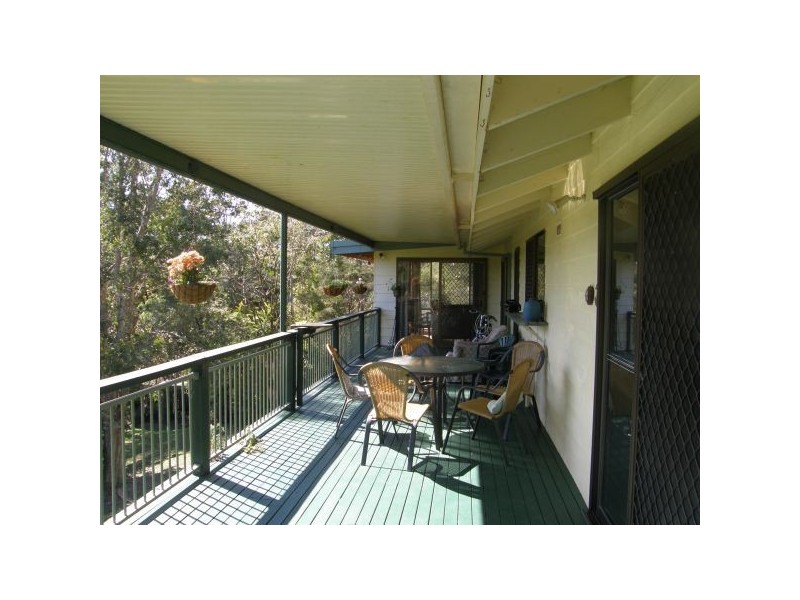 182 Neill Rd, Mooloolah Valley QLD 4553