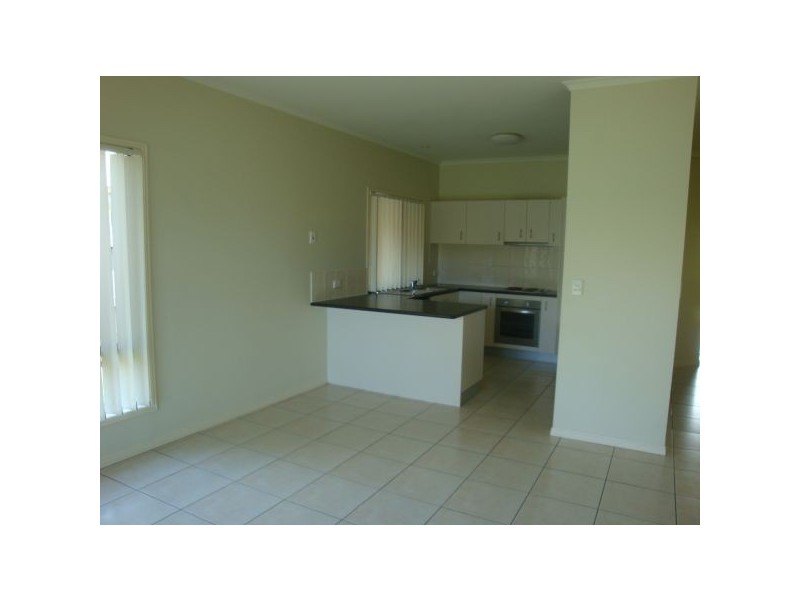 11 Moreton St, Sippy Downs QLD 4556