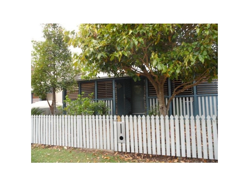 4 Norman Close, Caloundra West QLD 4551