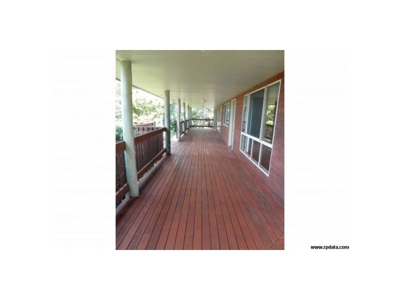 8 Ratcliffe Rd, Diamond Valley QLD 4553