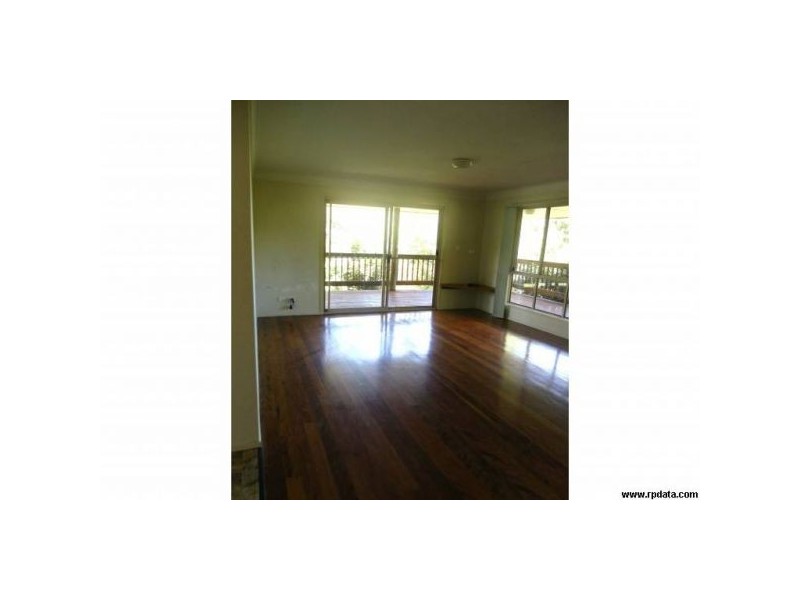 8 Ratcliffe Rd, Diamond Valley QLD 4553