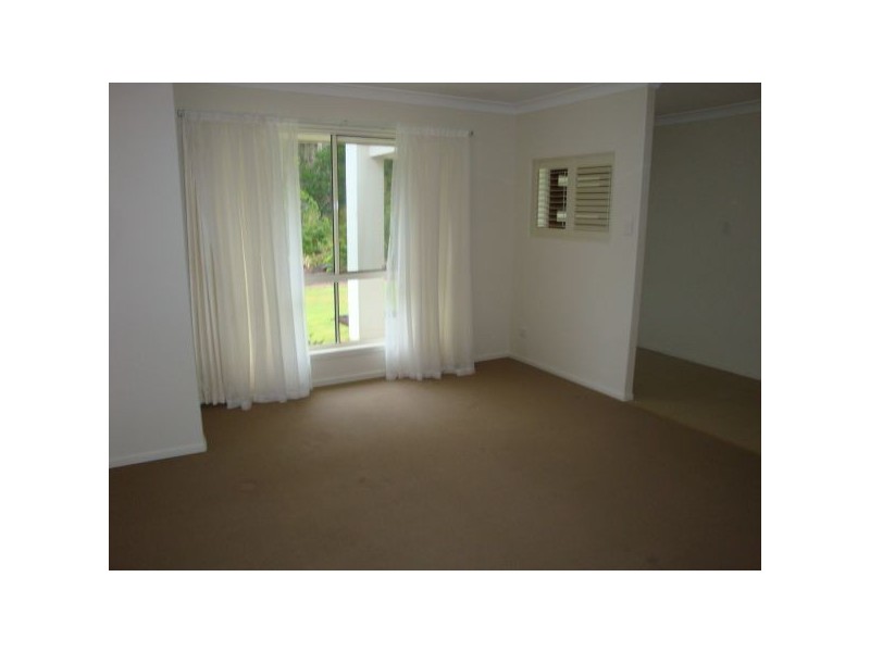 2A Whiteoak St, Sippy Downs QLD 4556