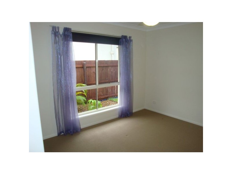 2A Whiteoak St, Sippy Downs QLD 4556