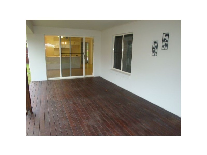 2A Whiteoak St, Sippy Downs QLD 4556