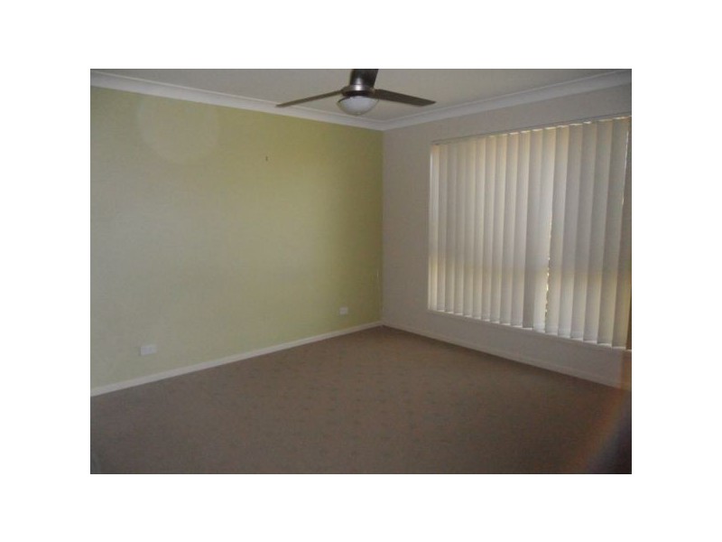 5 Burrows St, Sippy Downs QLD 4556