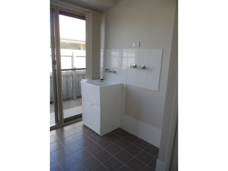 5 Burrows St, Sippy Downs QLD 4556