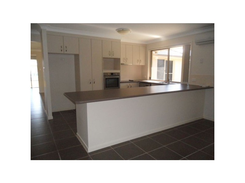 5 Burrows St, Sippy Downs QLD 4556