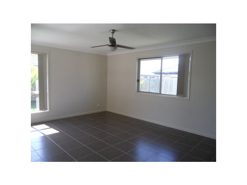 5 Burrows St, Sippy Downs QLD 4556