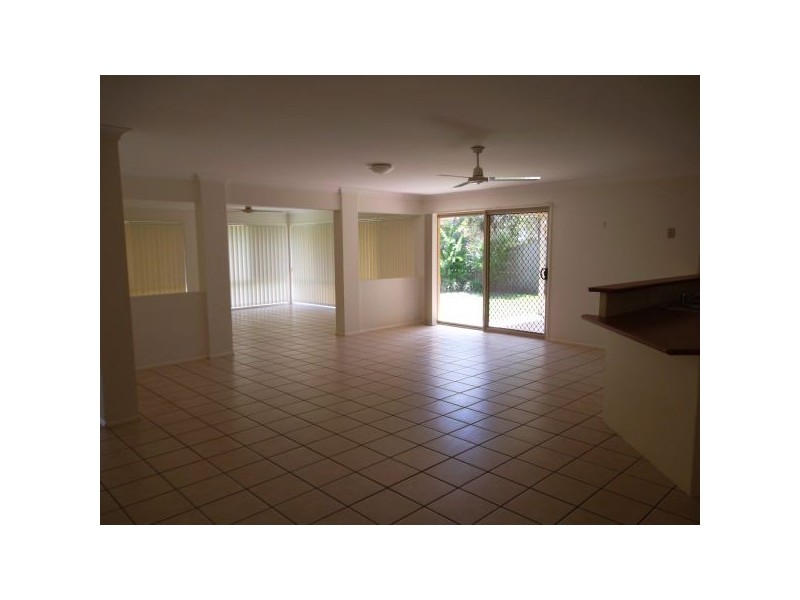 27 Oakgrove Way, Sippy Downs QLD 4556