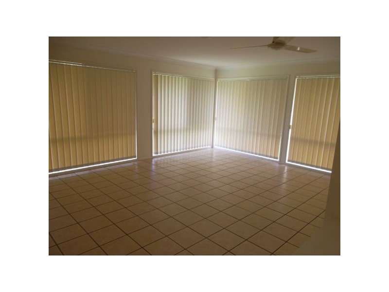 27 Oakgrove Way, Sippy Downs QLD 4556