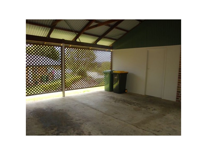 16 Dolphin Drive, Nambour QLD 4560