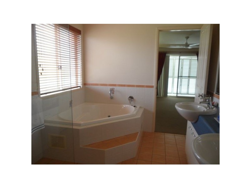 3  Majorca Place, Parrearra QLD 4575