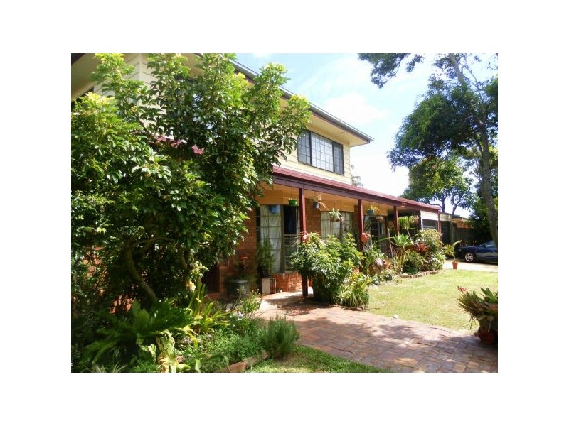 25 Minkara St, Warana QLD 4575