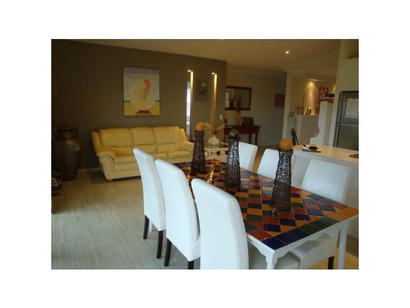 10 Bateman St, Sippy Downs QLD 4556