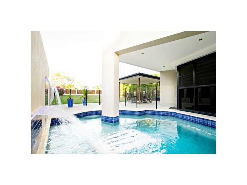 11 Pitt Street, Blacks Beach QLD 4740