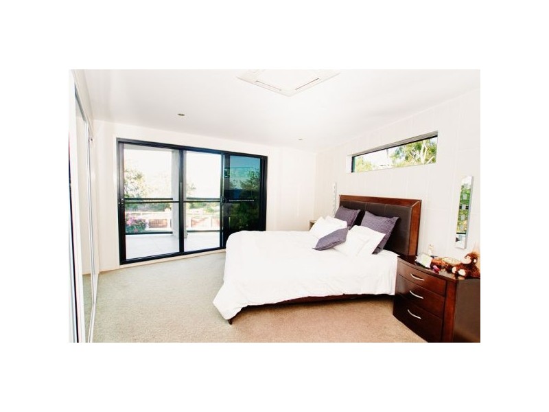 11 Pitt Street, Blacks Beach QLD 4740